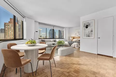245 E 44th St #15F, New York, NY 10017
