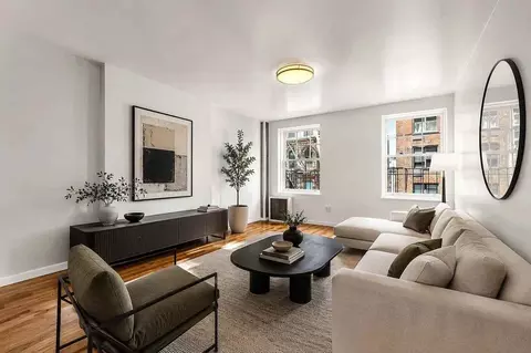222 W 10th St #4A, New York, NY 10014