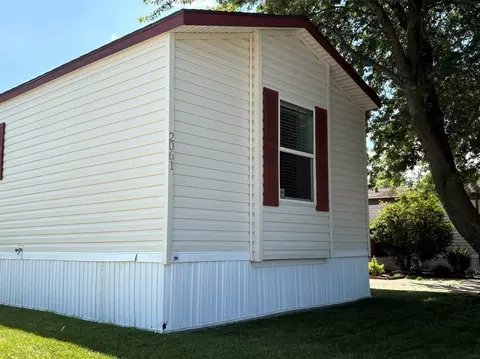 2061 SE Windover Dr #B58, Ankeny, IA 50021