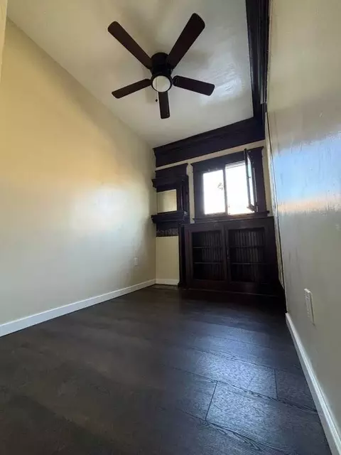 526 W 49th St Los Angeles Ca # CA, Los Angeles, CA 90037