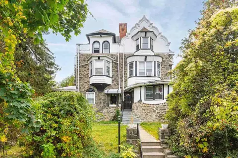 814 N 63rd St, Philadelphia, PA 19151