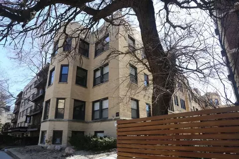 527 W Barry Ave #2N, Chicago, IL 60657