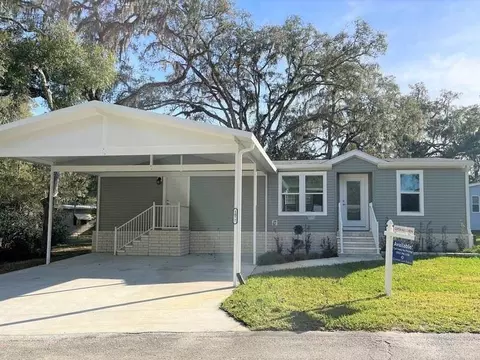 1077 Cloverleaf Cir, Brooksville, FL 34601