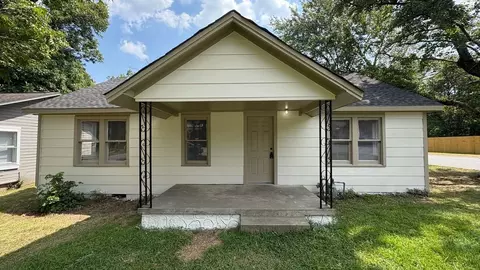 1322 W 21st St, North Little Rock, AR 72114