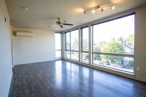 5826 N Interstate Ave #302, Portland, OR 97217