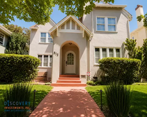 812 Trestle Glen Rd, Oakland, CA 94610