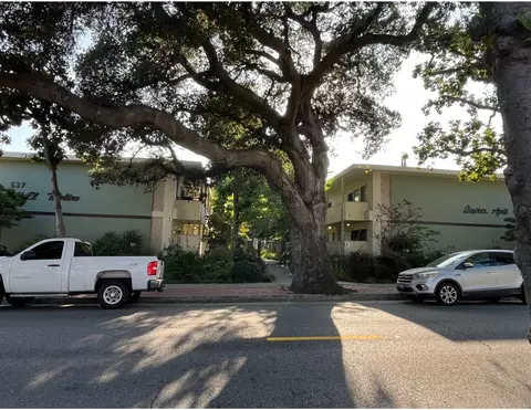 537 N El Molino Ave #22, Pasadena, CA 91101