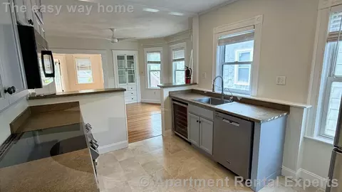 9 Ashland St #3, Somerville, MA 02144