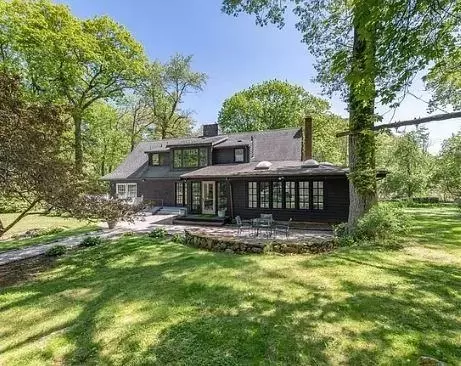 81 Woodchester Dr #BARN, Weston, MA 02493