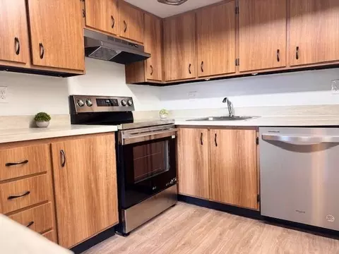 605 Tollis Pkwy #NA, Broadview Heights, OH 44147