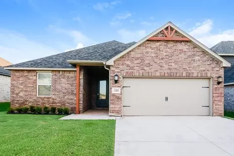 11933 SW 30th St, Yukon, OK 73099