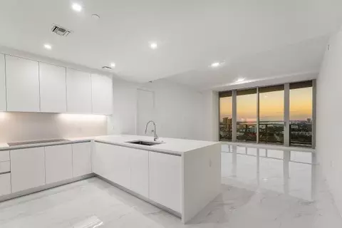 220 Lake Shore Dr, Lake Park, FL 33403