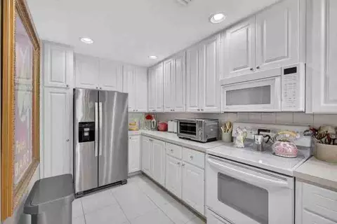 213 Barcelona Dr, Jupiter, FL 33458