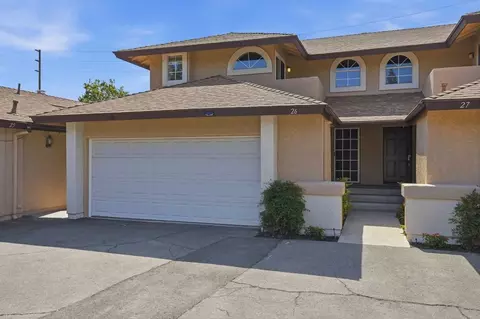 22834 Banyan Pl #26, Santa Clarita, CA 91390