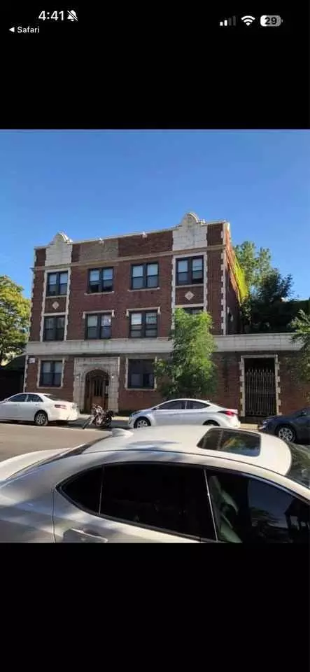 2351 W Wilson Ave #105, Chicago, IL 60625