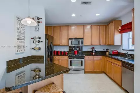 708 SE 15th St, Fort Lauderdale, FL 33316