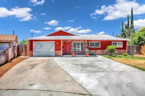3097 W Sussex Way, Fresno, CA 93722