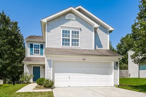 4025 Dover Downs Dr, Charlotte, NC 28216