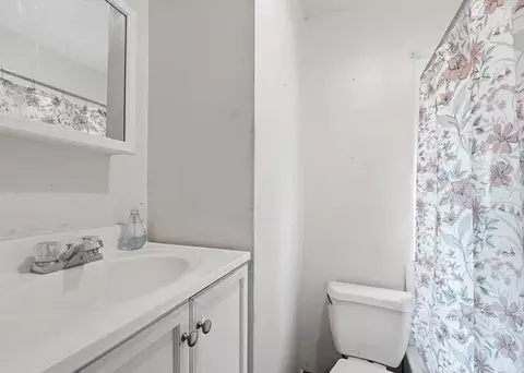 748 N Holly St #1, Philadelphia, PA 19104