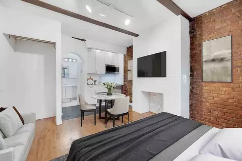 224 Sullivan St #C21, New York, NY 10012