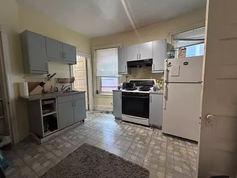 4330 Pine St #2R, Philadelphia, PA 19104