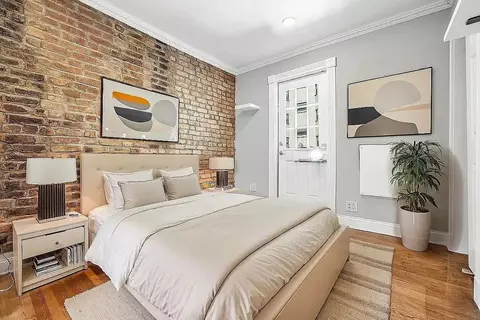 566 Hudson St #1, New York, NY 10014