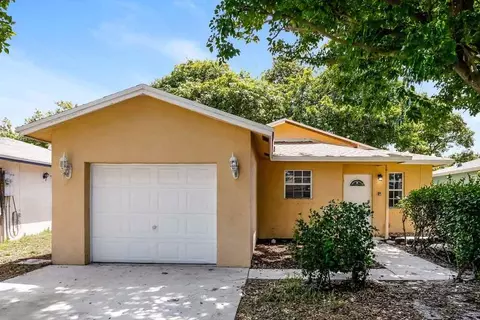 1558 NW 7th Ln, Pompano Beach, FL 33060