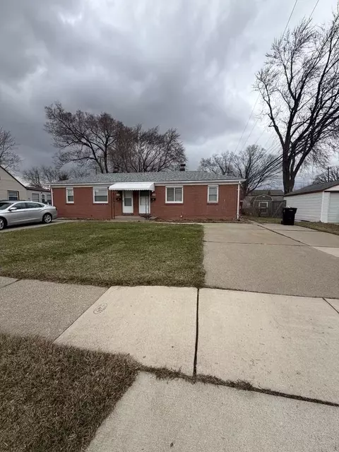 18639 Hazelwood St, Roseville, MI 48066