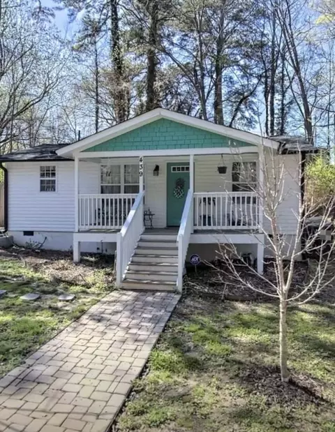 439 E Stallings St, Clayton, NC 27520