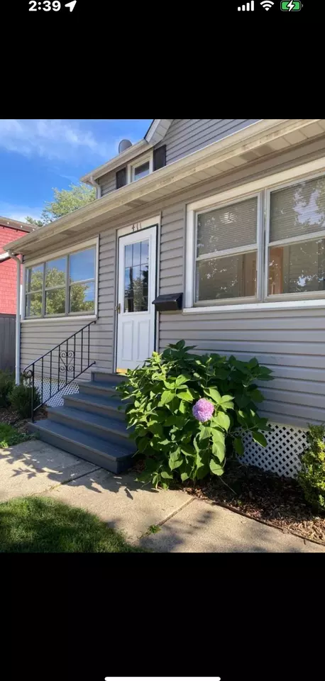 411 Washington St #1, Barrington, IL 60010