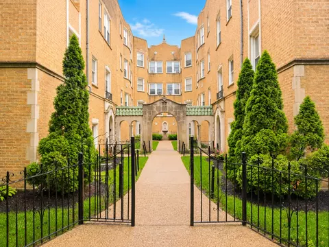 6420 N Newgard Ave #1W, Chicago, IL 60626
