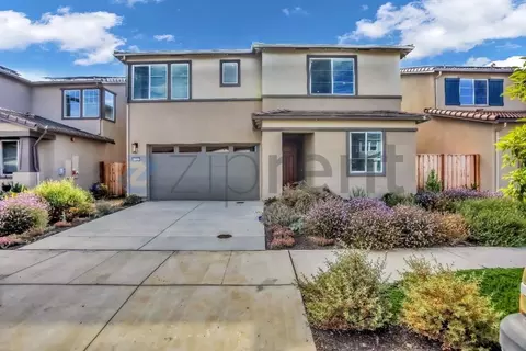121 Dogwood Ct, Hollister, CA 95023