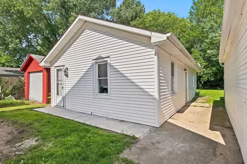 6929 13th Ave UNIT 2, Kenosha, WI 53143