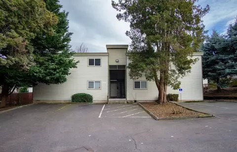 4153 SE 37th Ave #2, Portland, OR 97202
