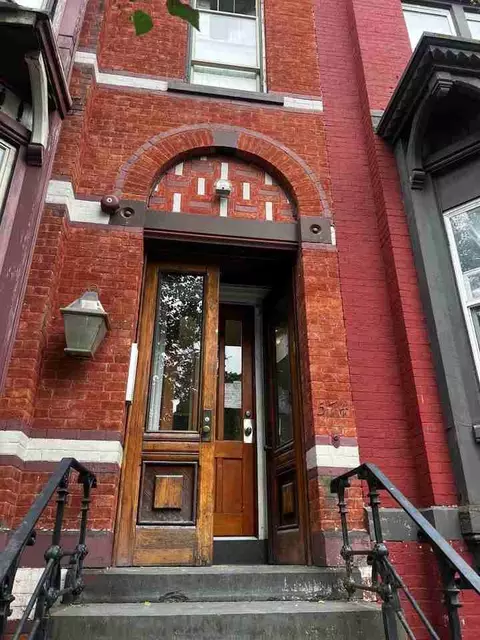 574 Madison Ave, Albany, NY 12208