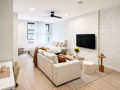 228 E 25th St #3, New York, NY 10010