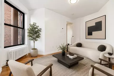 117 Perry St #11, New York, NY 10014