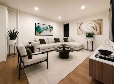 406 W 39th St #3F, New York, NY 10018
