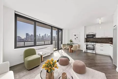 250 E Houston St #4D, New York, NY 10002
