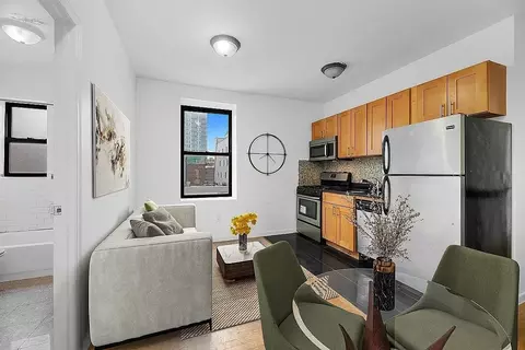 101 Delancey St #2, New York, NY 10002