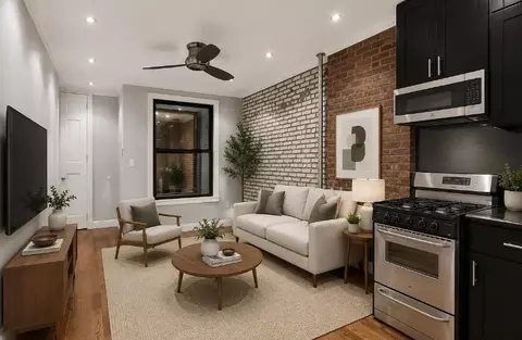 438 W 52nd St #C7, New York, NY 10019