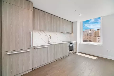 200 E 23rd St #14H, New York, NY 10010
