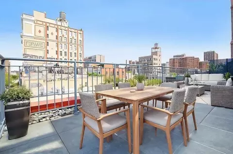 10 Rutgers St #7D, New York, NY 10002