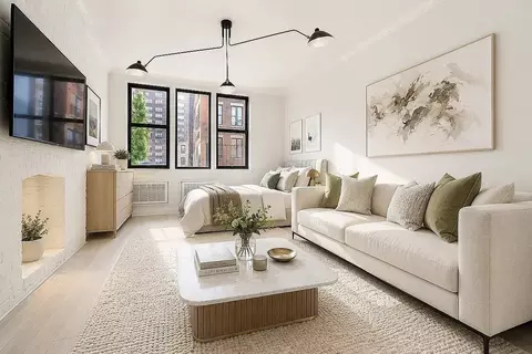 227 W 20th St #5D, New York, NY 10011