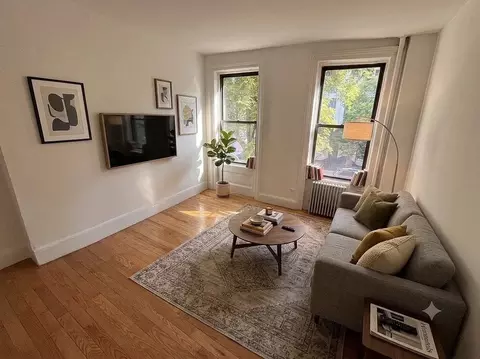 503 W 45th St #2E, New York, NY 10036