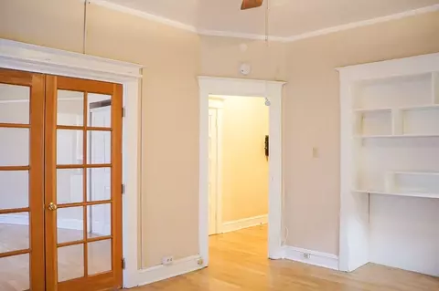 715 SW King Ave #35, Portland, OR 97205