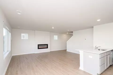 409 Juniper St, Ames, IA 50010