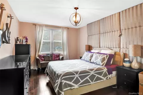 315 W 232nd St, New York, NY 10463