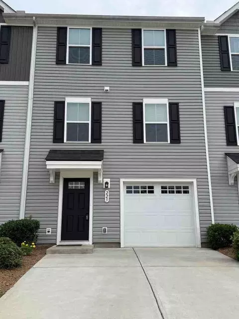 225 Coldwater Creek Ct #225, Simpsonville, SC 29680