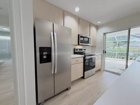 6104 Red Oak Ct, Palm Beach Gardens, FL 33410